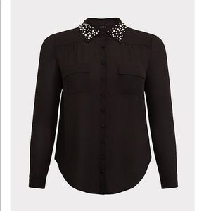 Nwt torrid black button up with pearl collar Sz 4
